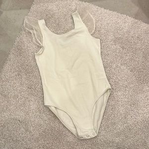 NWOT Noralee bodysuit with frilly sleeves. Size 6, color is sea-mist.
